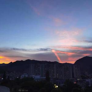 女生张开腿让男生甬的视频
